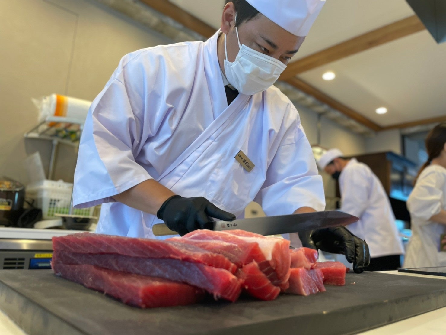 きらりと光る眼光。