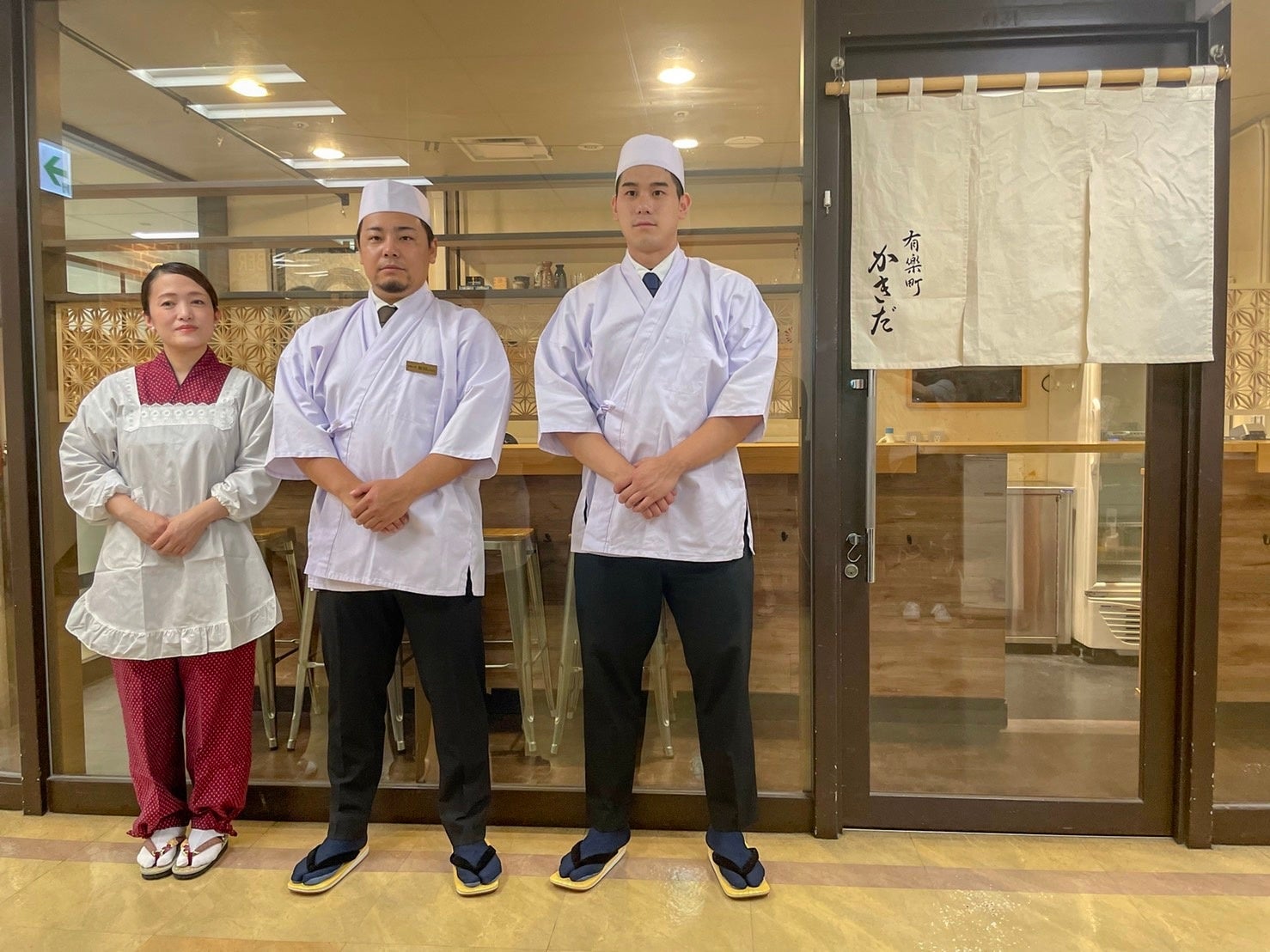 中央：株式会社ユニポテンシャル代表 蛎田　左：ユニポテンシャル社員 原田 右：ユニポテンシャル社員 平 