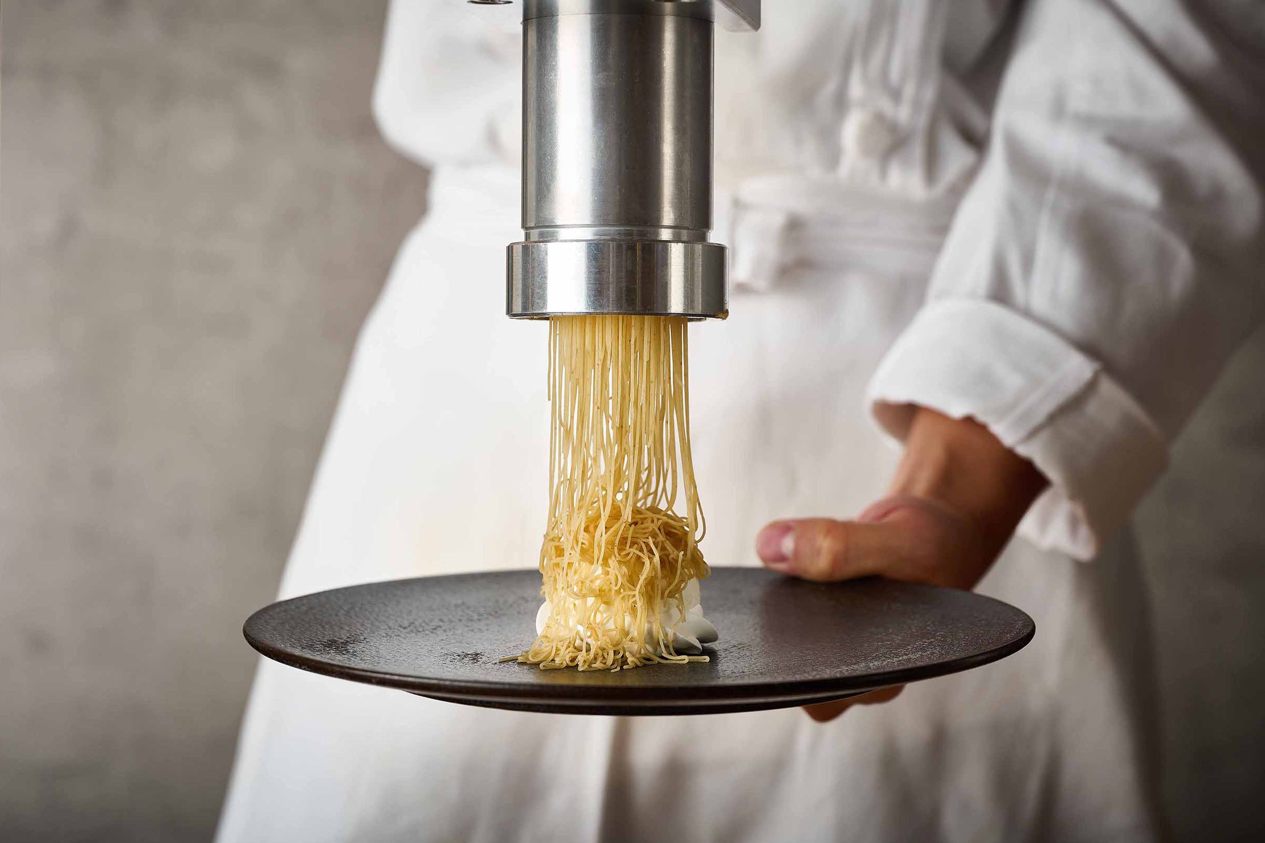 シェフの一皿 “和栗のしぼりたてモンブラン”イメージ