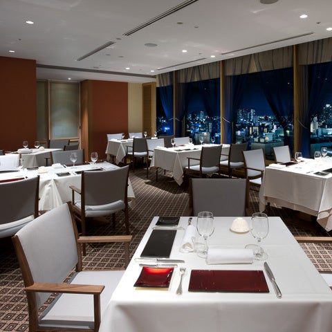 フレンチレストラン「フルーヴ」