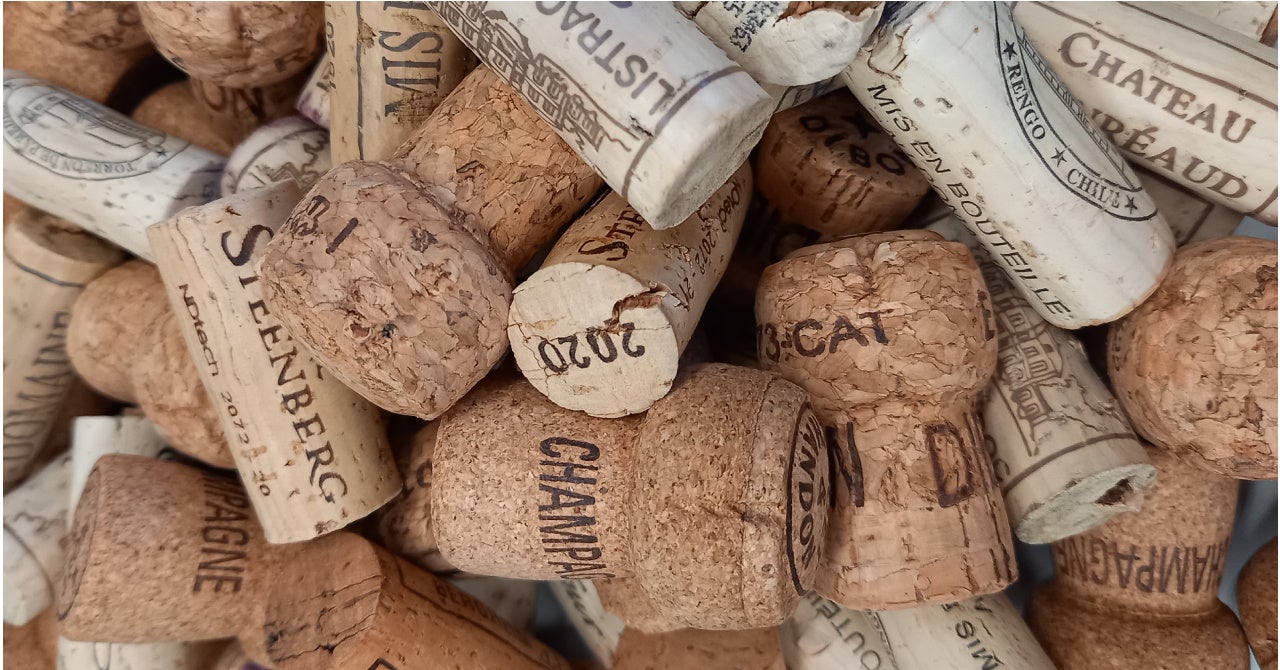 レストランや宴会場で提供後、廃棄予定だったワインのコルク