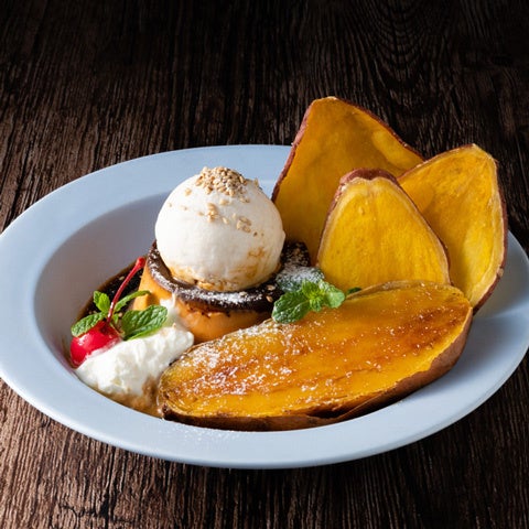 カフェ＆ダイニング「イグナイト」　安納芋のプリンアラモード