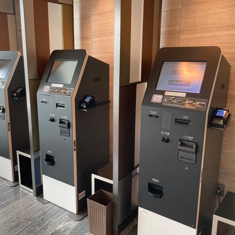自動精算機でスムーズなチェックアウト