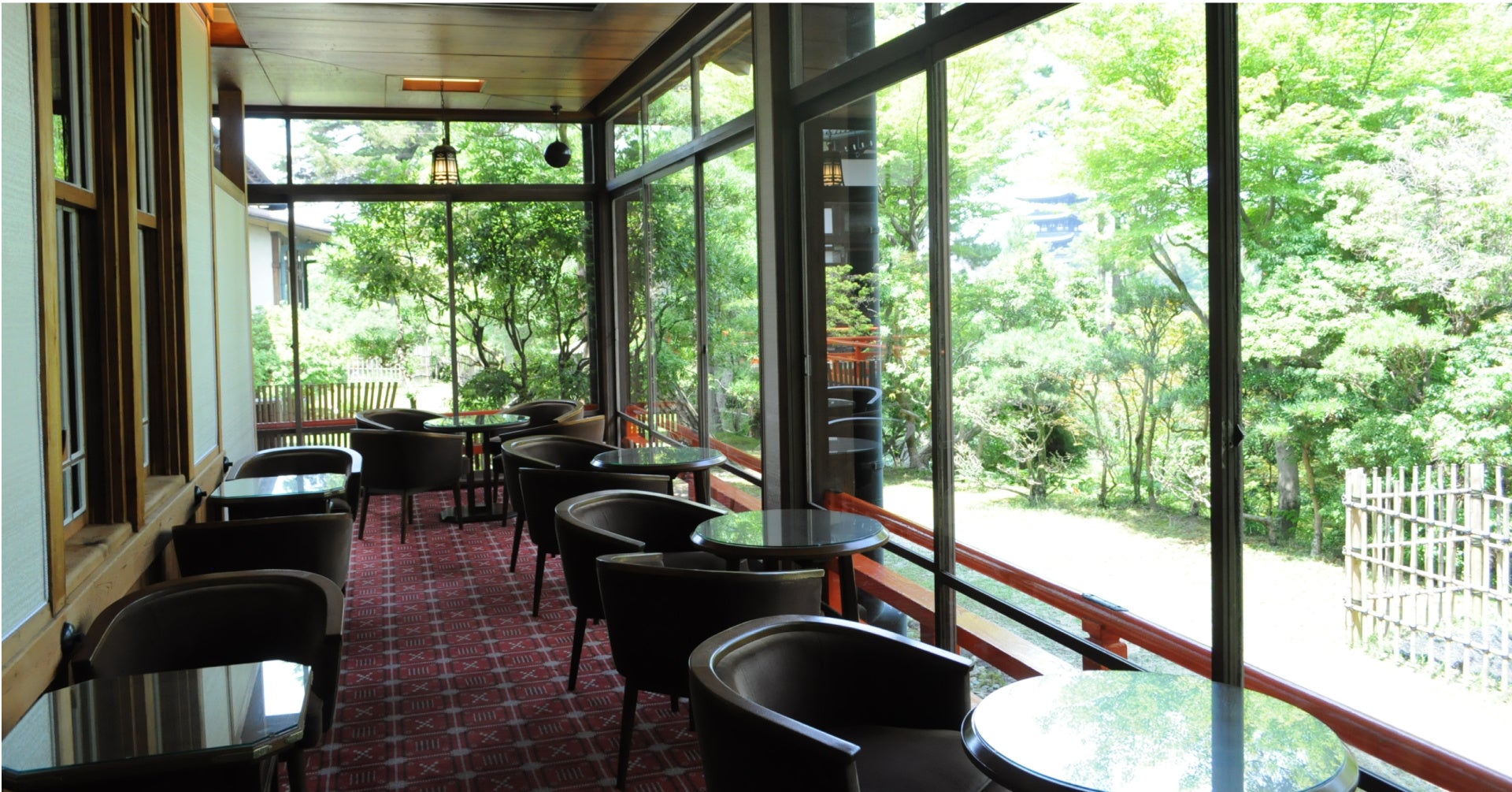 ティーラウンジ内観