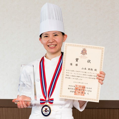 パティシエ　山本桃歌