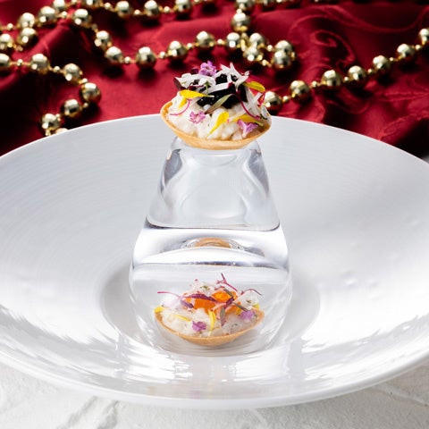 紋甲イカと長芋のタルト　オシェトラ・キャビア添え