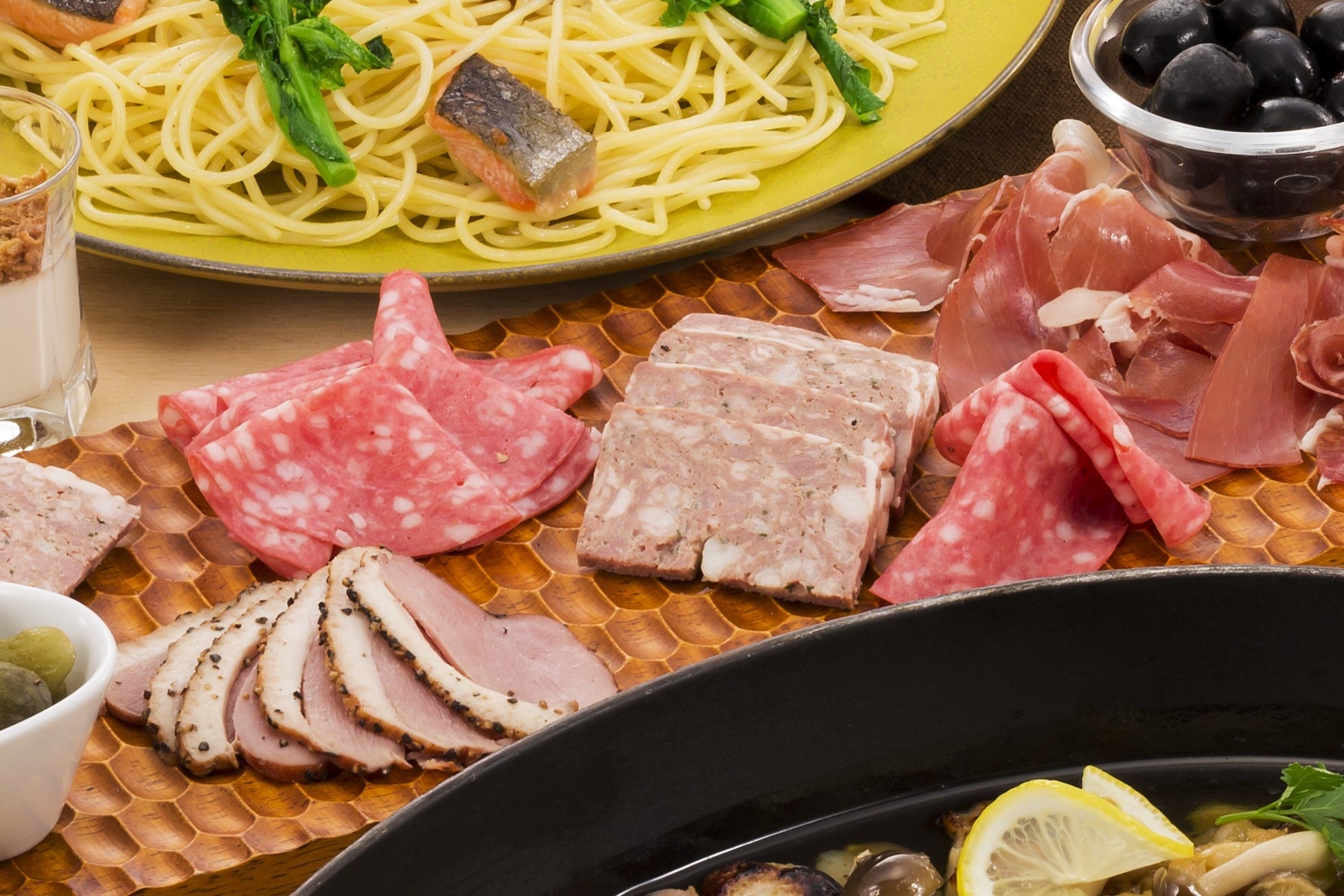 ワインがすすむ シャルキュトリー盛合せ