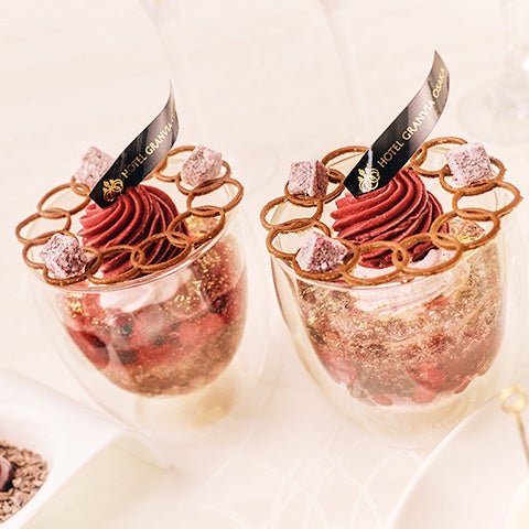 「キールロワイヤル」のカクテルをイメージしたパフェ