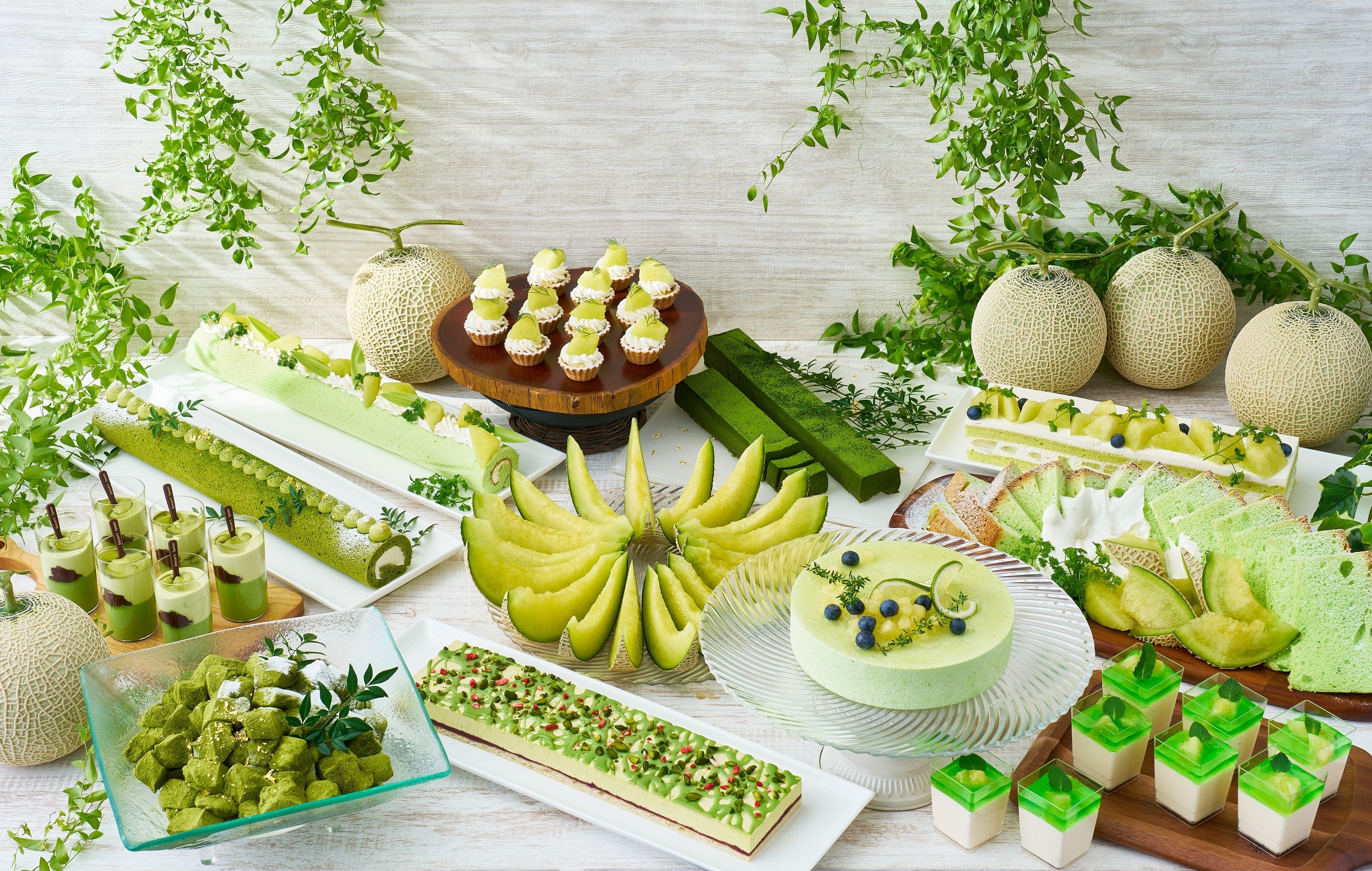 グリーンスイーツバイキング  ※スイーツ集合イメージ