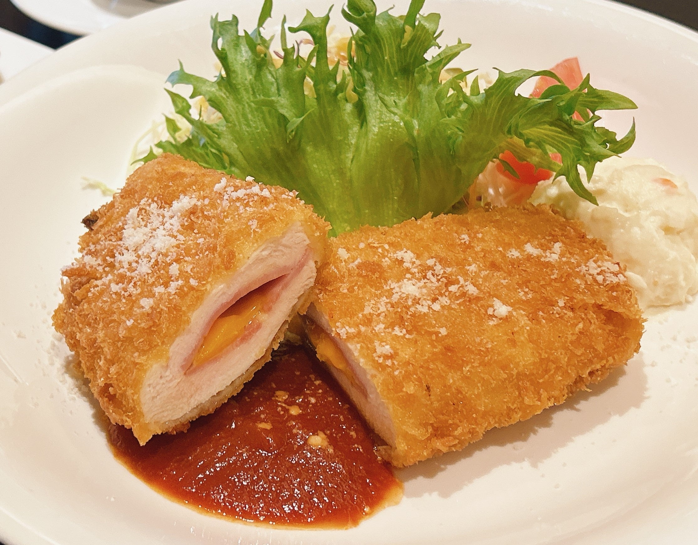 鶏胸肉のコルドンブルーイメージ