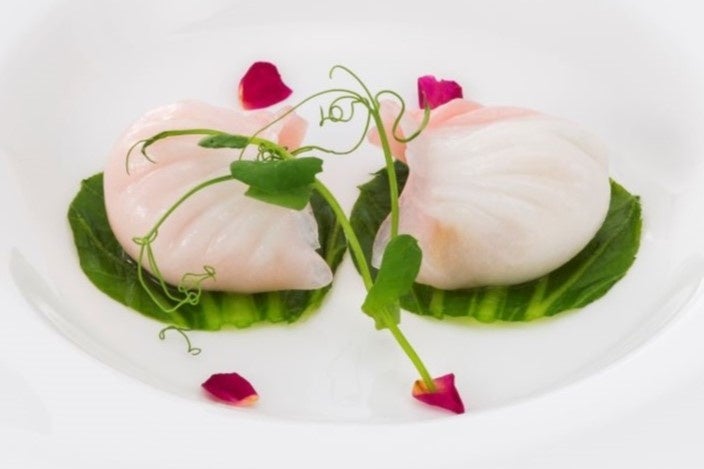 第10 回ローズウォーターレシピアワード（2023 年）料理部門金賞「ダマスクローズウォーター香る海老蒸し餃子」