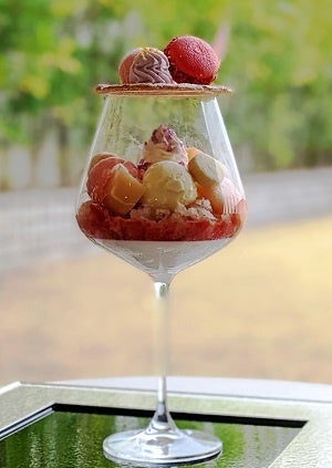 ホテルグランヴィア和歌山　白桃パフェ