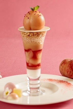 ホテルグランヴィア広島　白桃パフェ