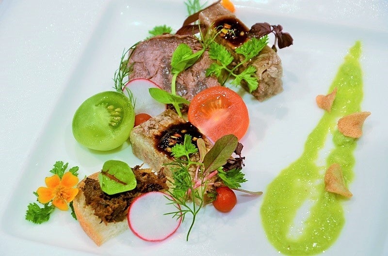 比婆牛彩り冷菜サラダ仕立て