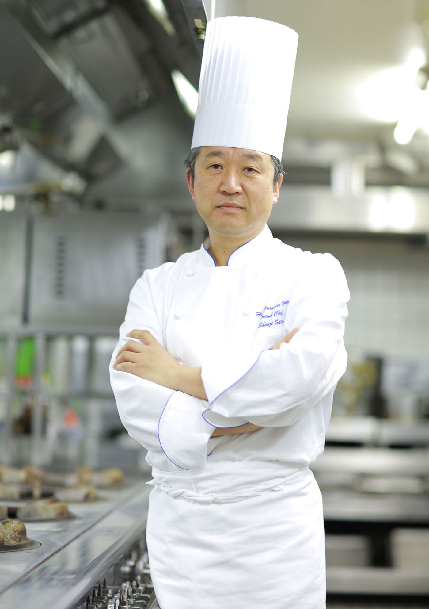 総支配人　佐藤伸二