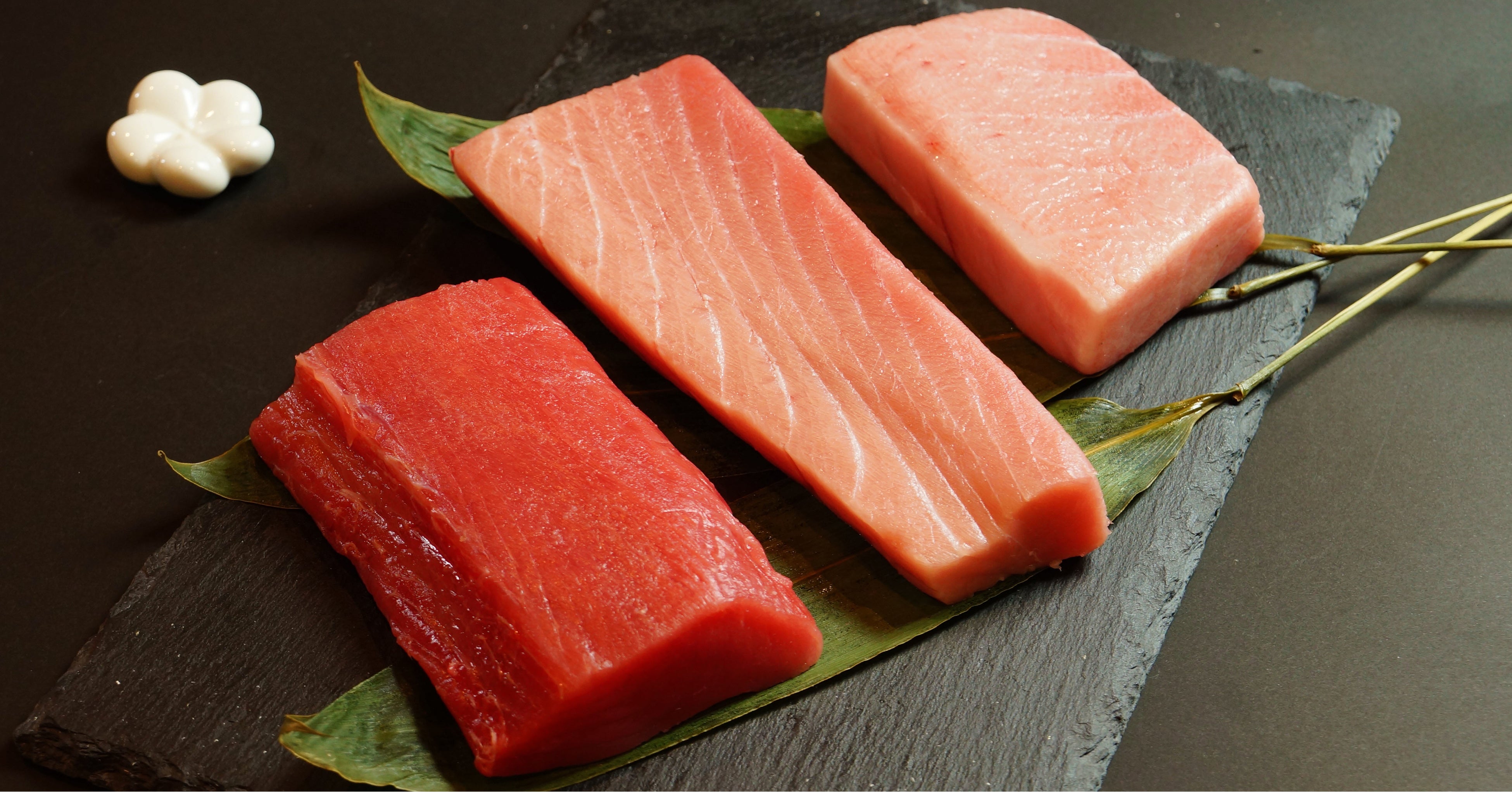 国産本マグロ。左から「赤身」「中トロ」「大トロ」