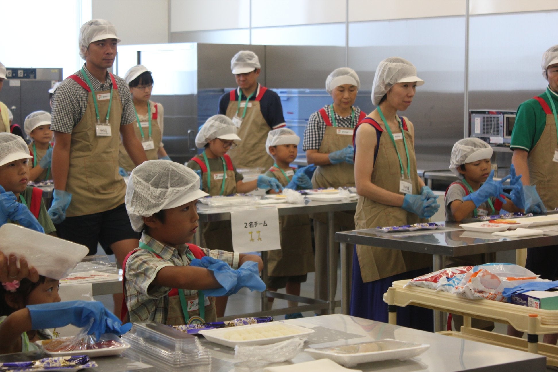 お寿司づくりに挑戦