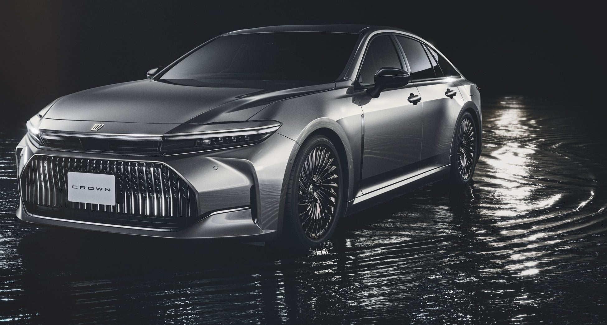 燃料電池車・クラウンFCEV