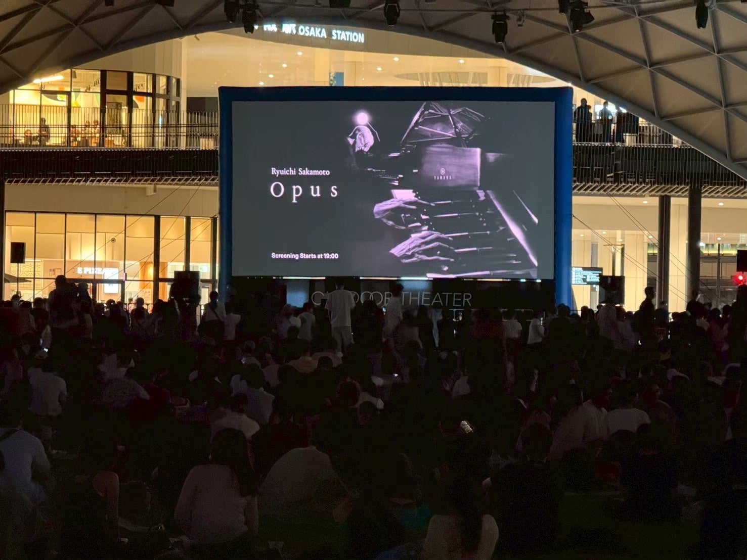 【銀座アポロ昭和館 YOHAKU】宮本寛太 パステル画展「過ぎ去る日々と水」を開催