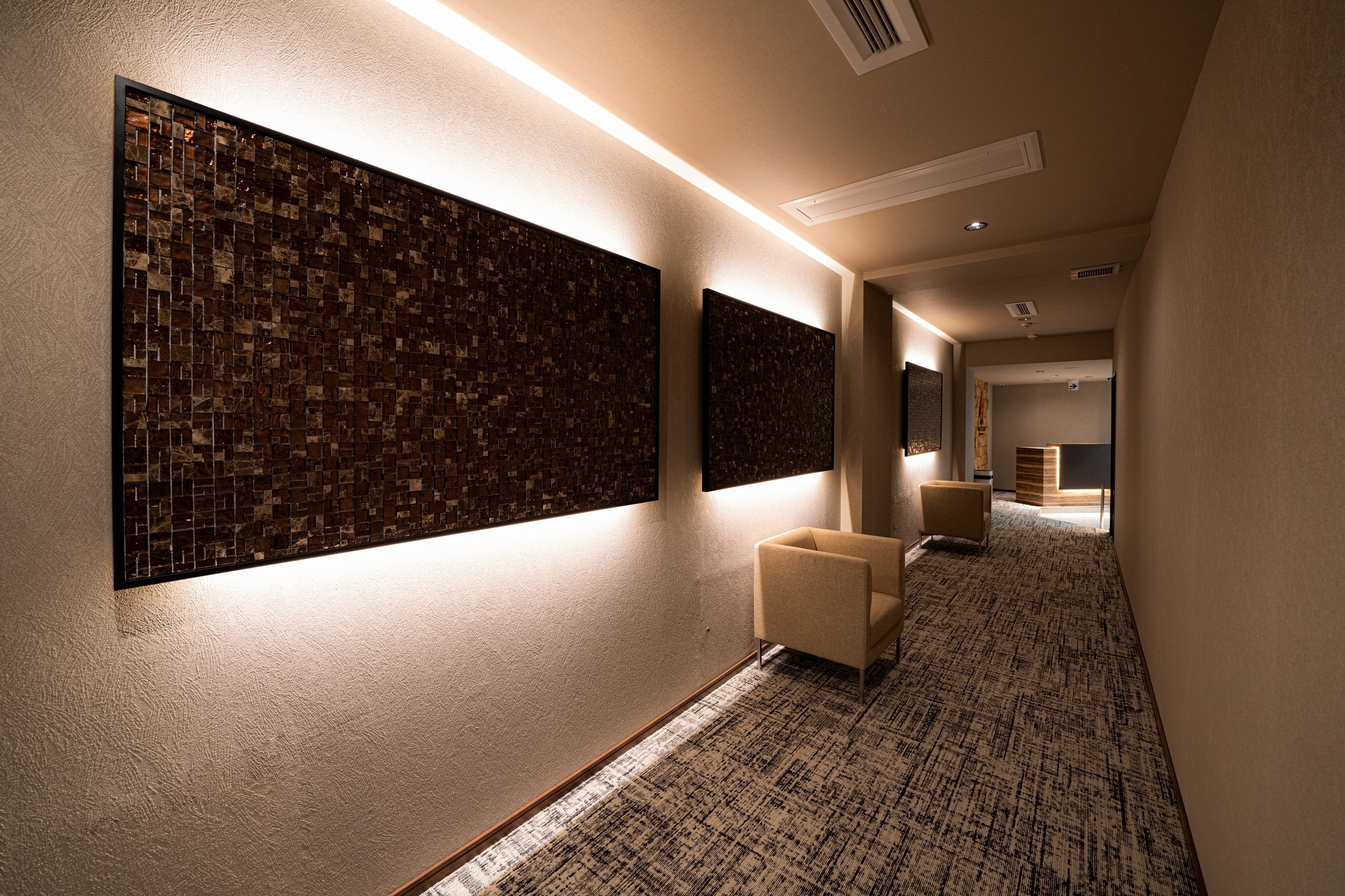 ラグジュアリー感のある店舗内観(ONEPERSON自由が丘の店内)