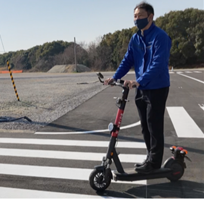 長谷川工業様の電動キックボード「MaxPlus」