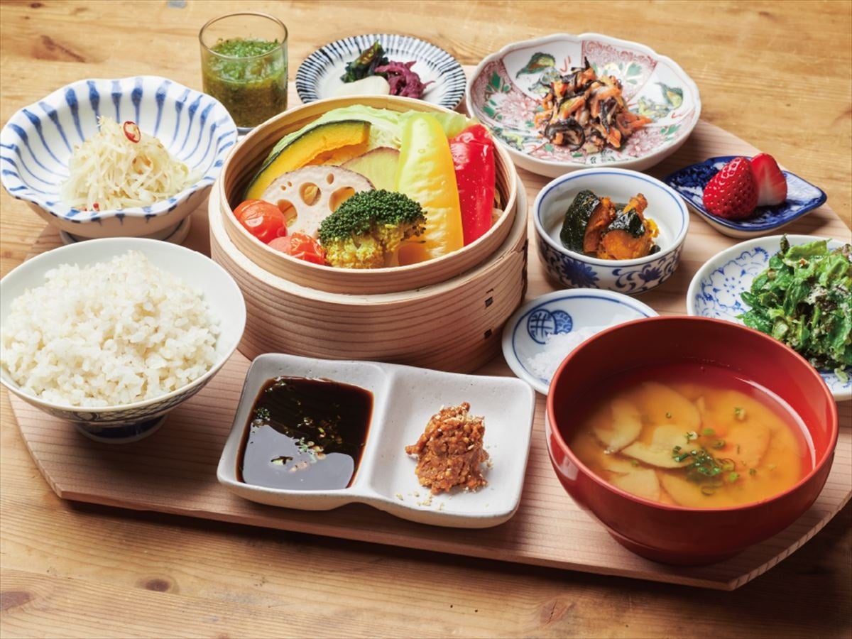 ヴィーガン さん、 京都のヴィーガンカフェで味わえる、肉不使用の肉味噌と「野菜の