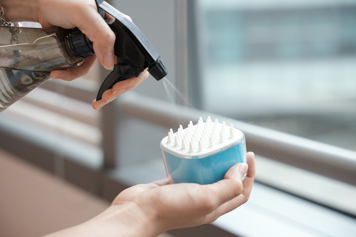 猫ちゃんの為のグルーミングブラシ　お手入れ画像