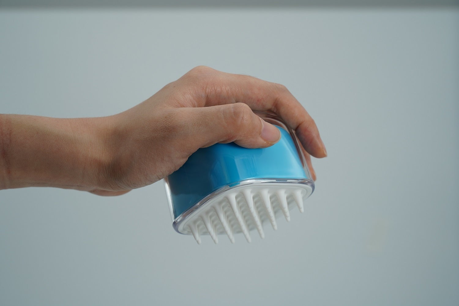 猫ちゃんの為のグルーミングブラシ　使用イメージ画像3