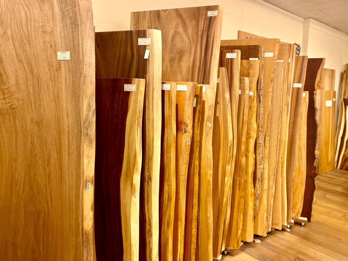 高品質な銘木の取り揃え