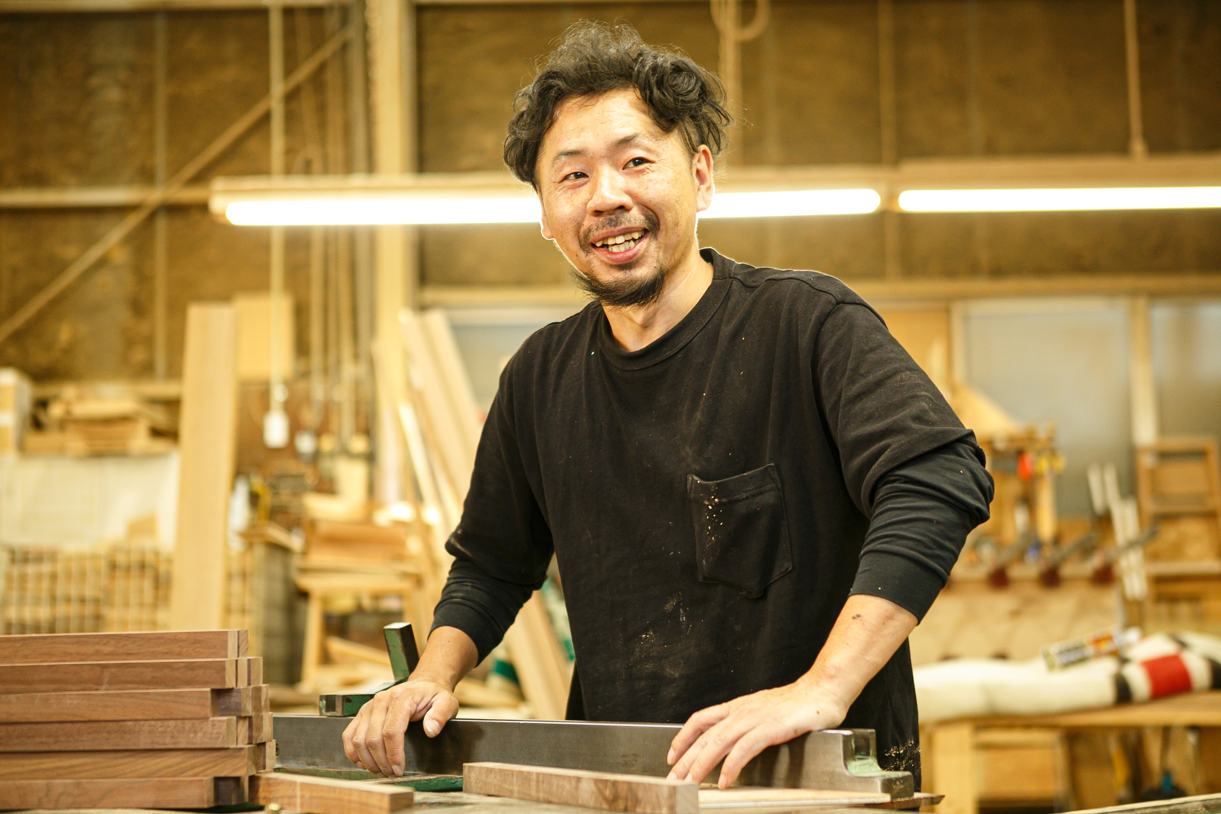 熟練の木工職人は同社の宝だ