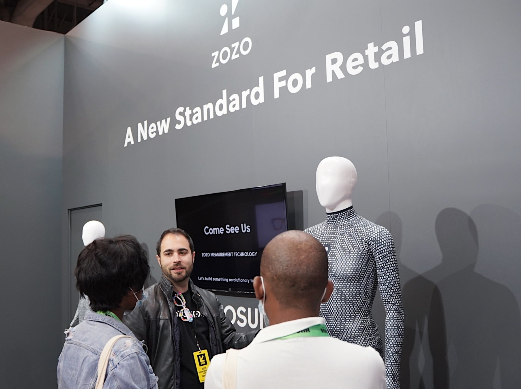 「ZOZOSUIT 2を実際に着てみたい」という要望があることも。その柔らかな素材感に、「これで計測ができるなんてすごい!」と驚きの声が上がりました