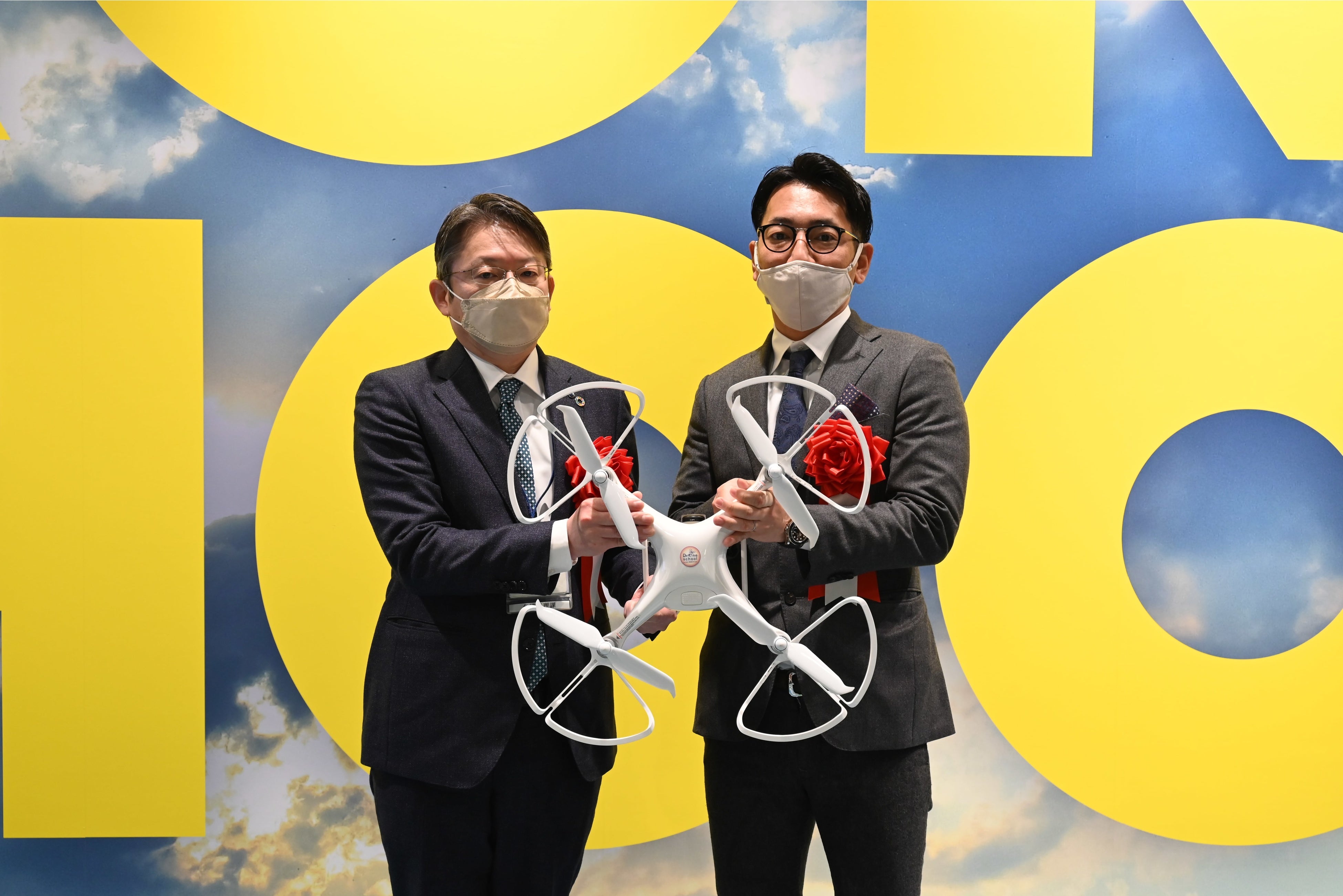 市原市長 小出譲二様代理 危機管理課 大関一彦様と住まいあんしん俱楽部代表の後藤