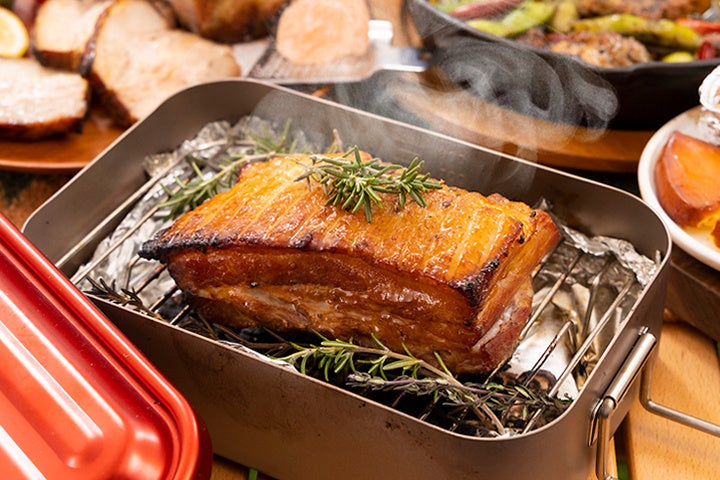 燻製チップとメスティンで作るボリューム満点　燻製豚バラブロック！