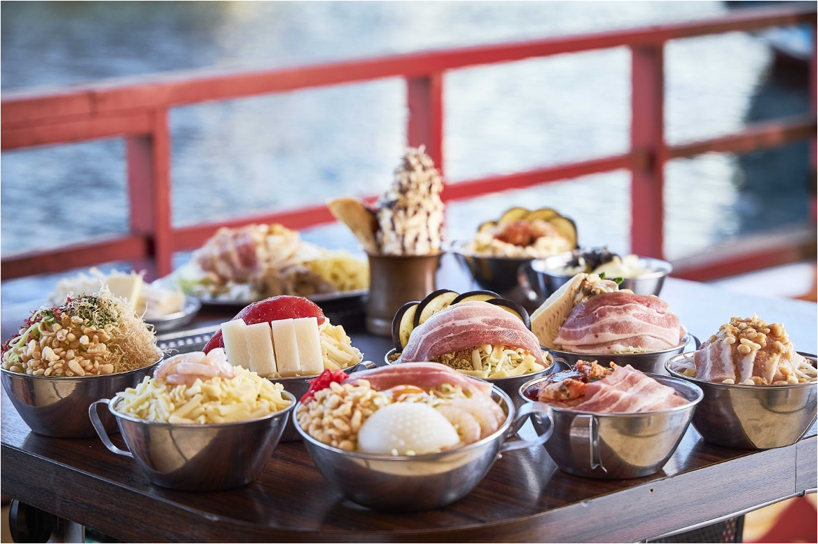 ＜いろいろなテイストが味わえるもんじゃ焼き＞