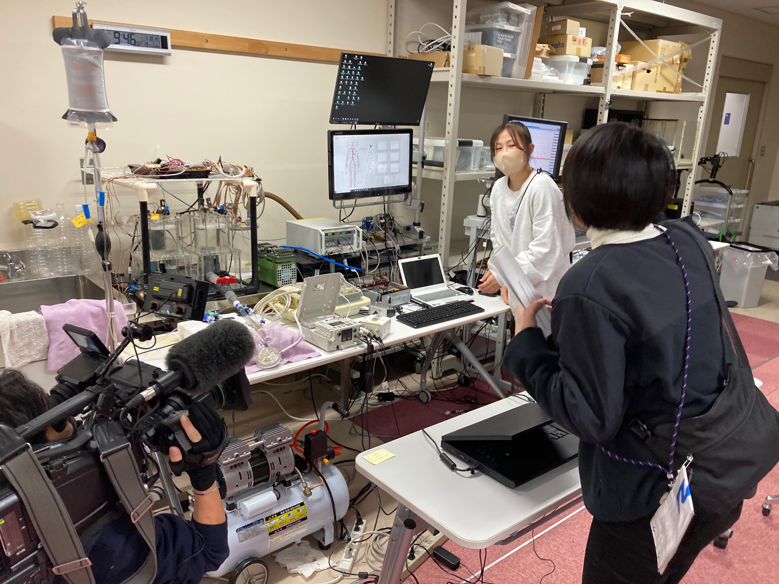 研究内容取材時の様子