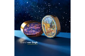 展覧会『大ゴッホ展 夜のカフェテラス』会場限定にて、ガラス絵で描いた『夜のカフェテラス缶』を新発売。ゴッホの絵画の世界観を缶の内側まで表現したお菓子缶