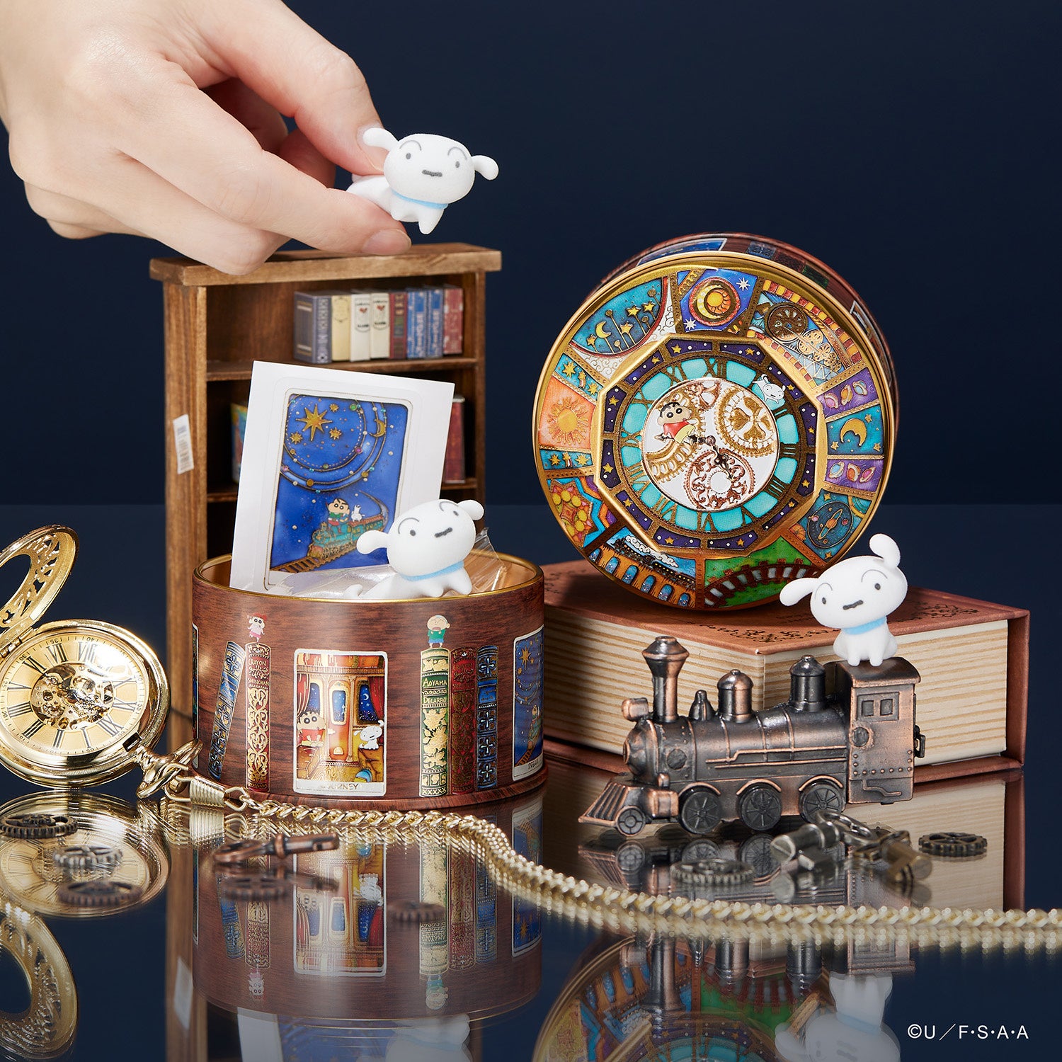 青山デカーボ クレヨンしんちゃん トレイン缶 4個セット フロッキー素材のシロが可愛くてたまらない。お洒落すぎる