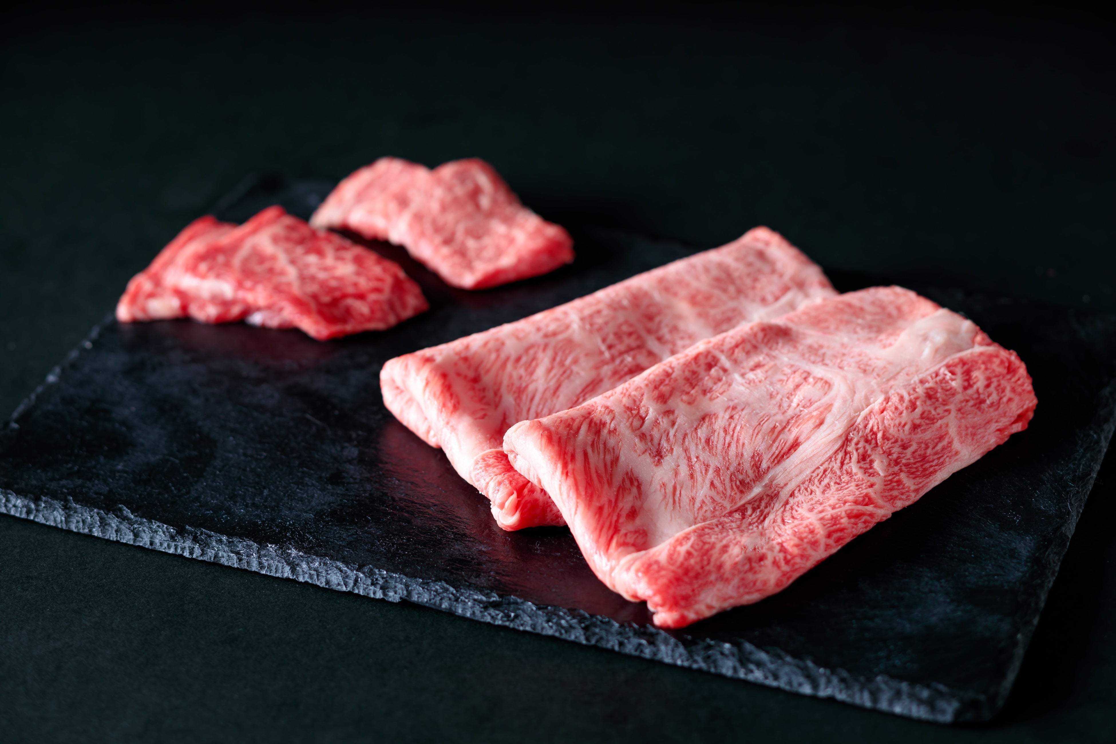 肩ロース（すきやき用）と、モモ・バラ（焼肉用）のセット　約480g／約300g　52パック　12,000円