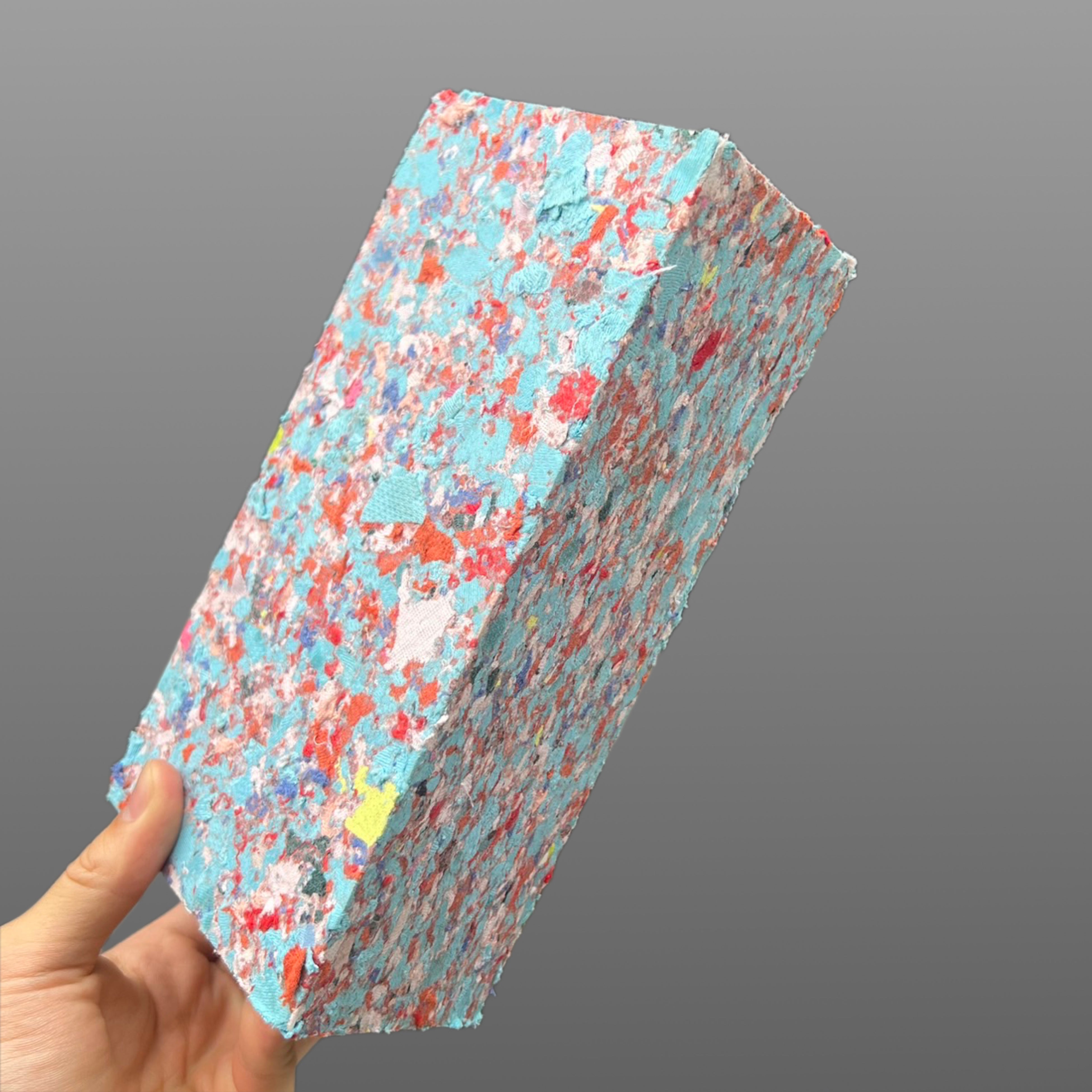 ファッションロスを再資源化した「nunock by PANECO」