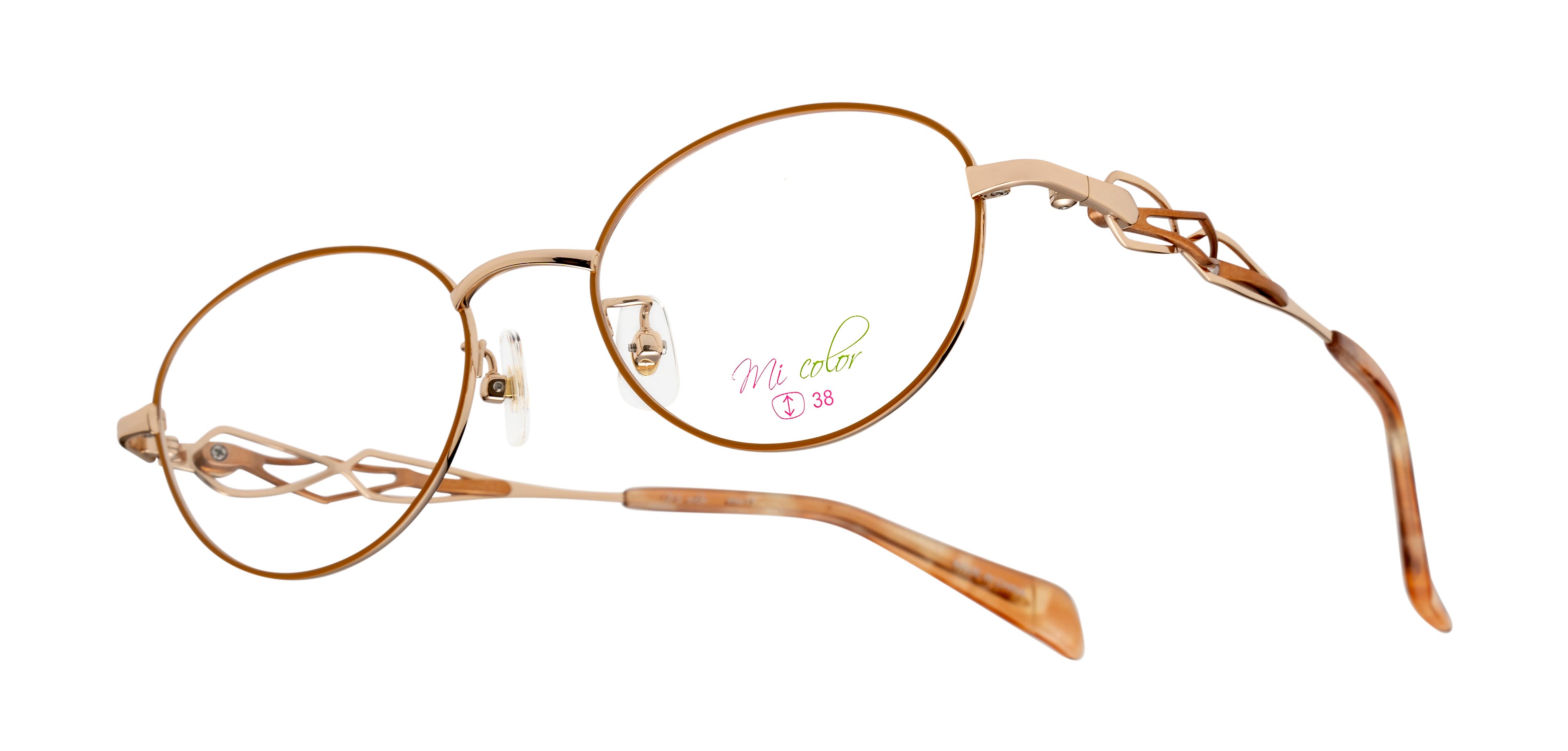 βチタン×樹脂の包み込まれるような装用感