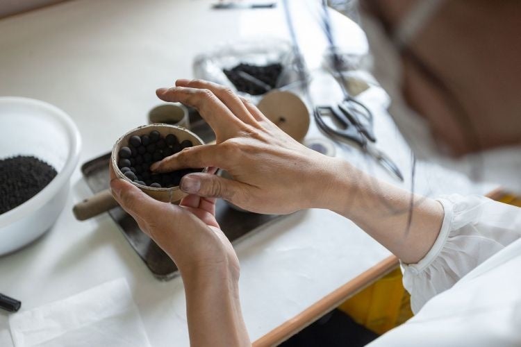 花火作り体験の様子