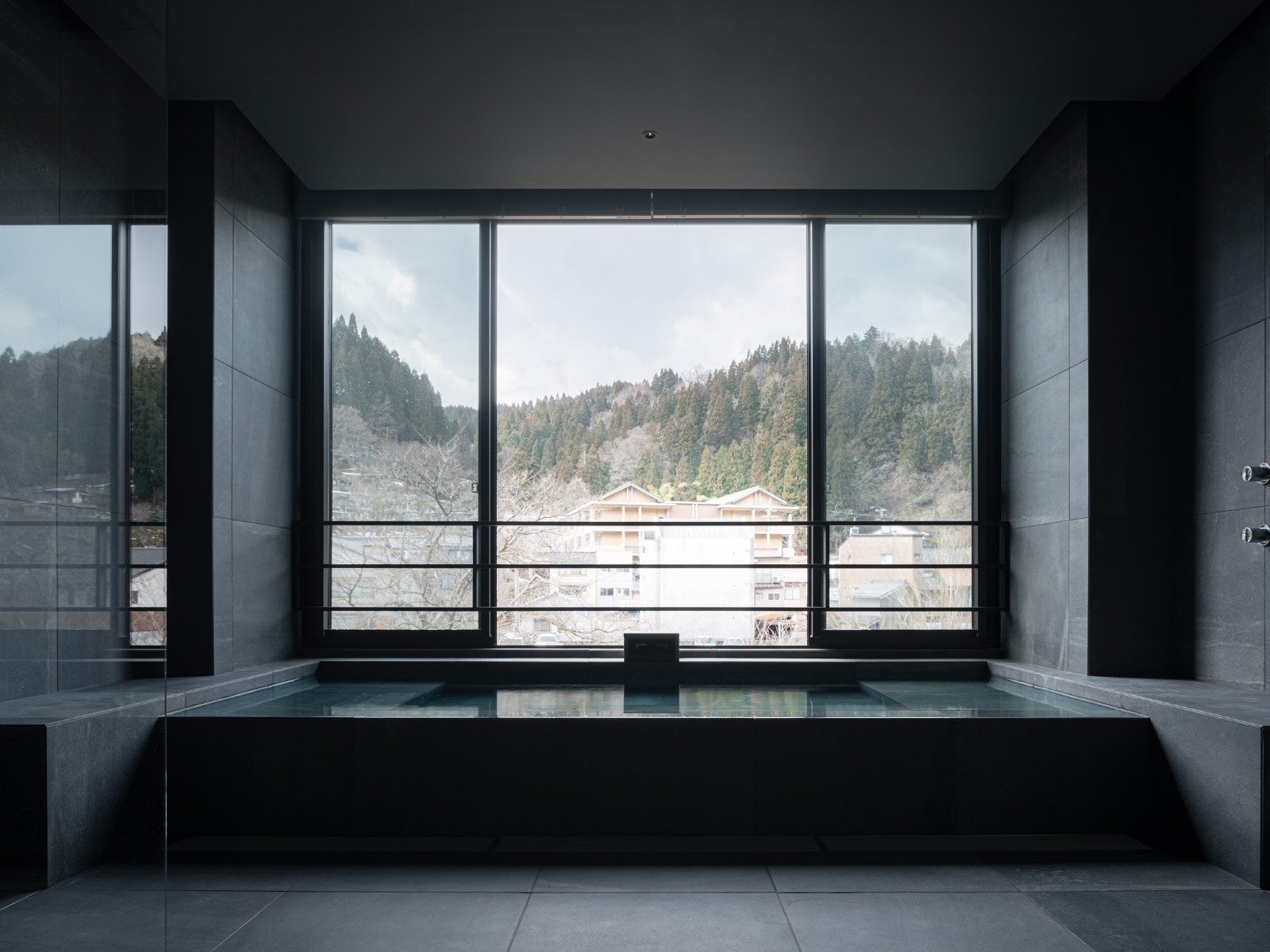 2023年2月誕生、温泉半露天風呂付き客室＜かわみ＞スイート和モダン