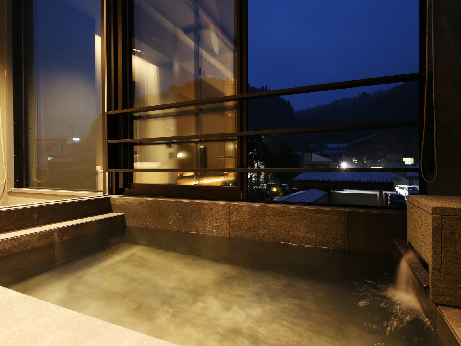 温泉半露天風呂付客室＜かわみ＞スタイリッシュツイン