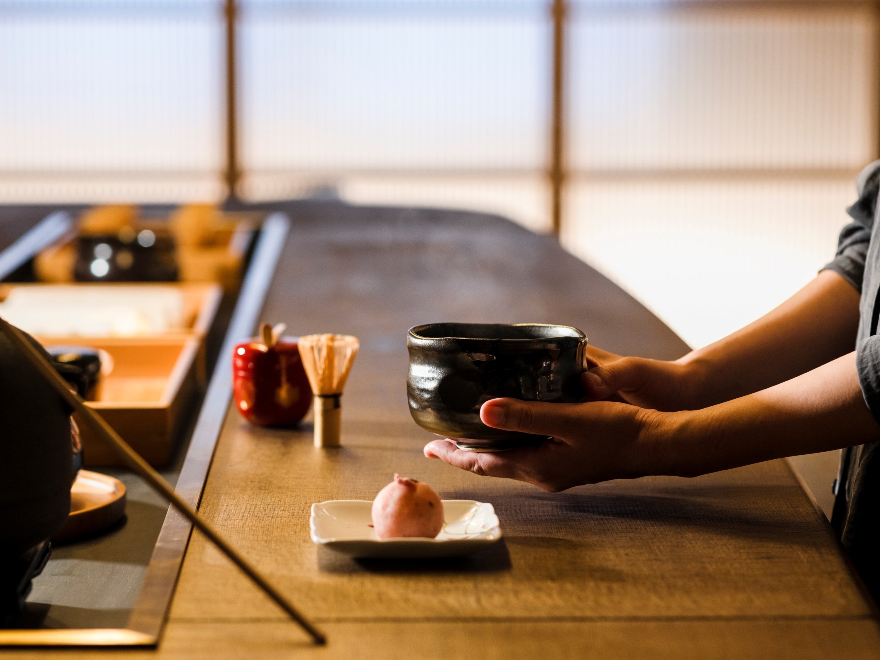 ラウンジでは札幌の銘茶を楽しむ抹茶体験も