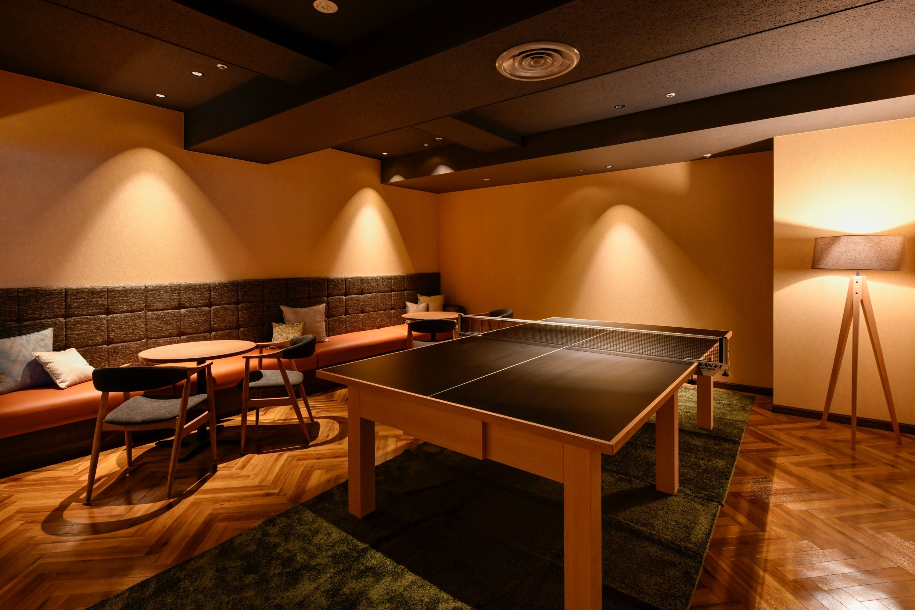 ホテル鹿の湯4階 卓球ラウンジ「鹿のSALON」