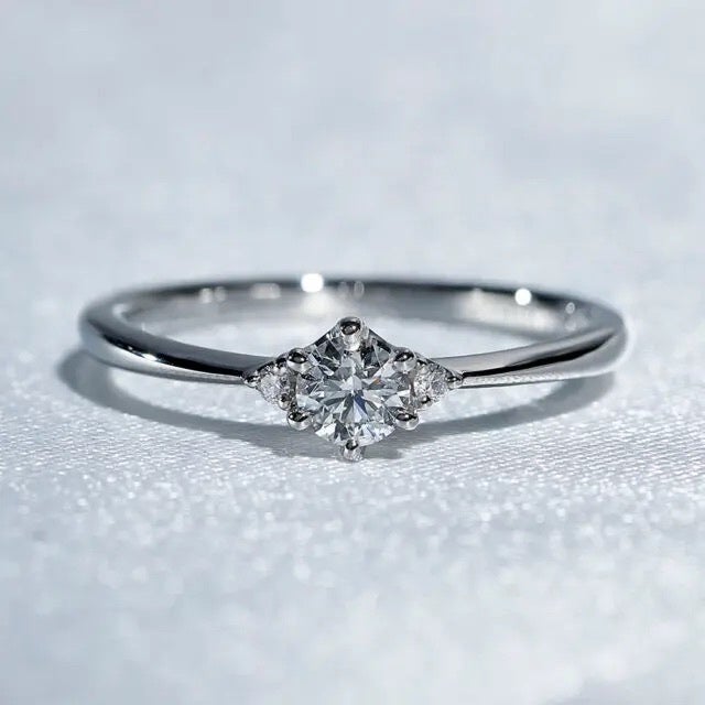 JKPlanetリミテッドエディション 婚約指輪(JKPL-THREE-Diamonds)