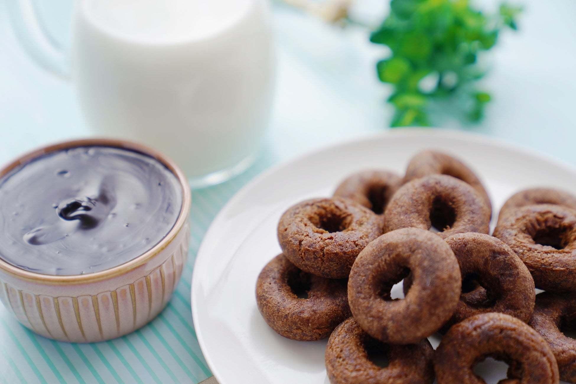 くまモンパッケージが熊本県牛乳使用をアピール 深く豊かな味わいの ミルクチョコドーナツ 東京カリント株式会社のプレスリリース くまモンパッケージが熊本県牛乳使用をアピール 深く豊かな味わいの ミルクチョコドーナツ 東京カリント株式会社のプレスリリース