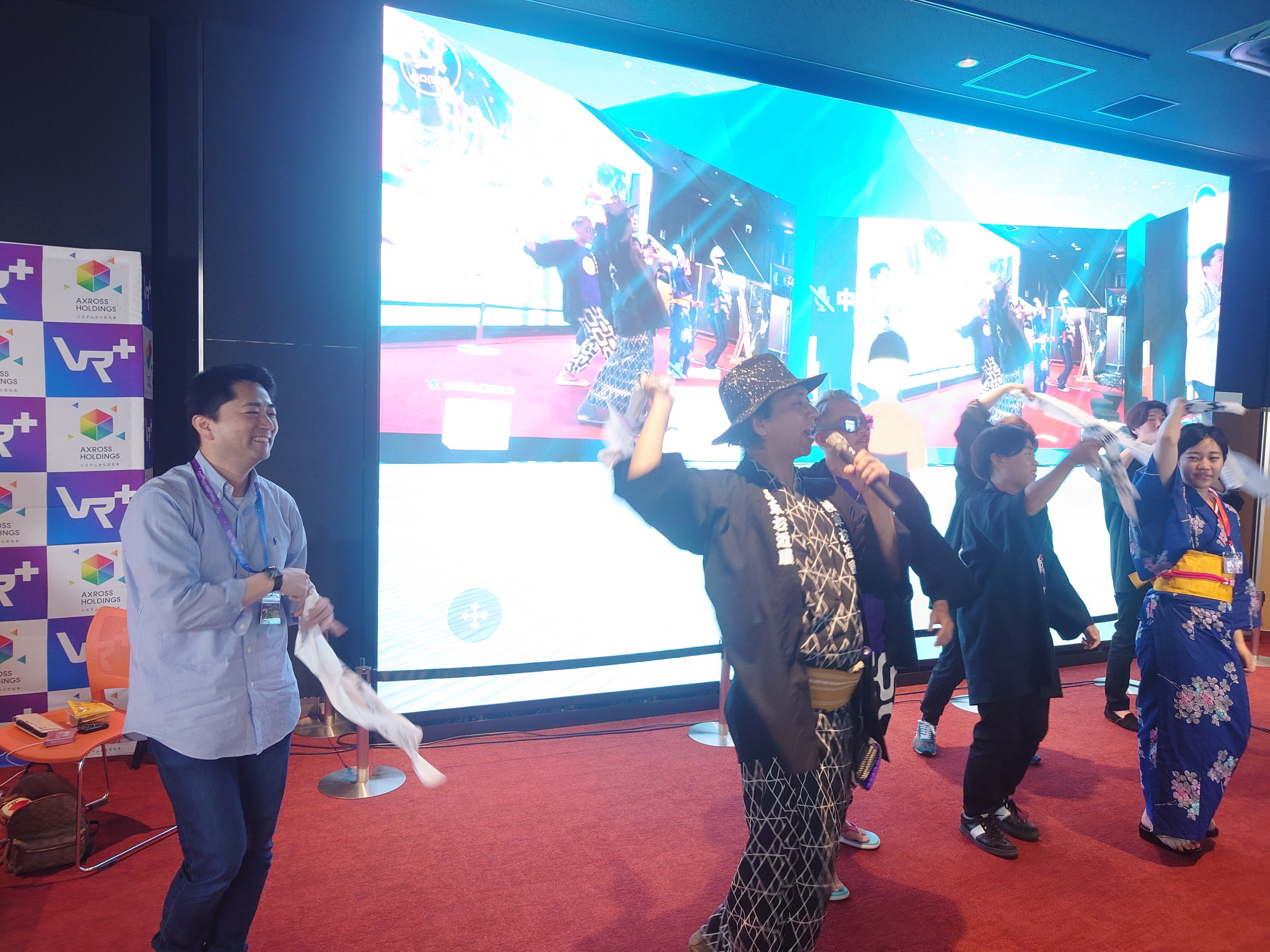 リアルとメタバースで盆踊り