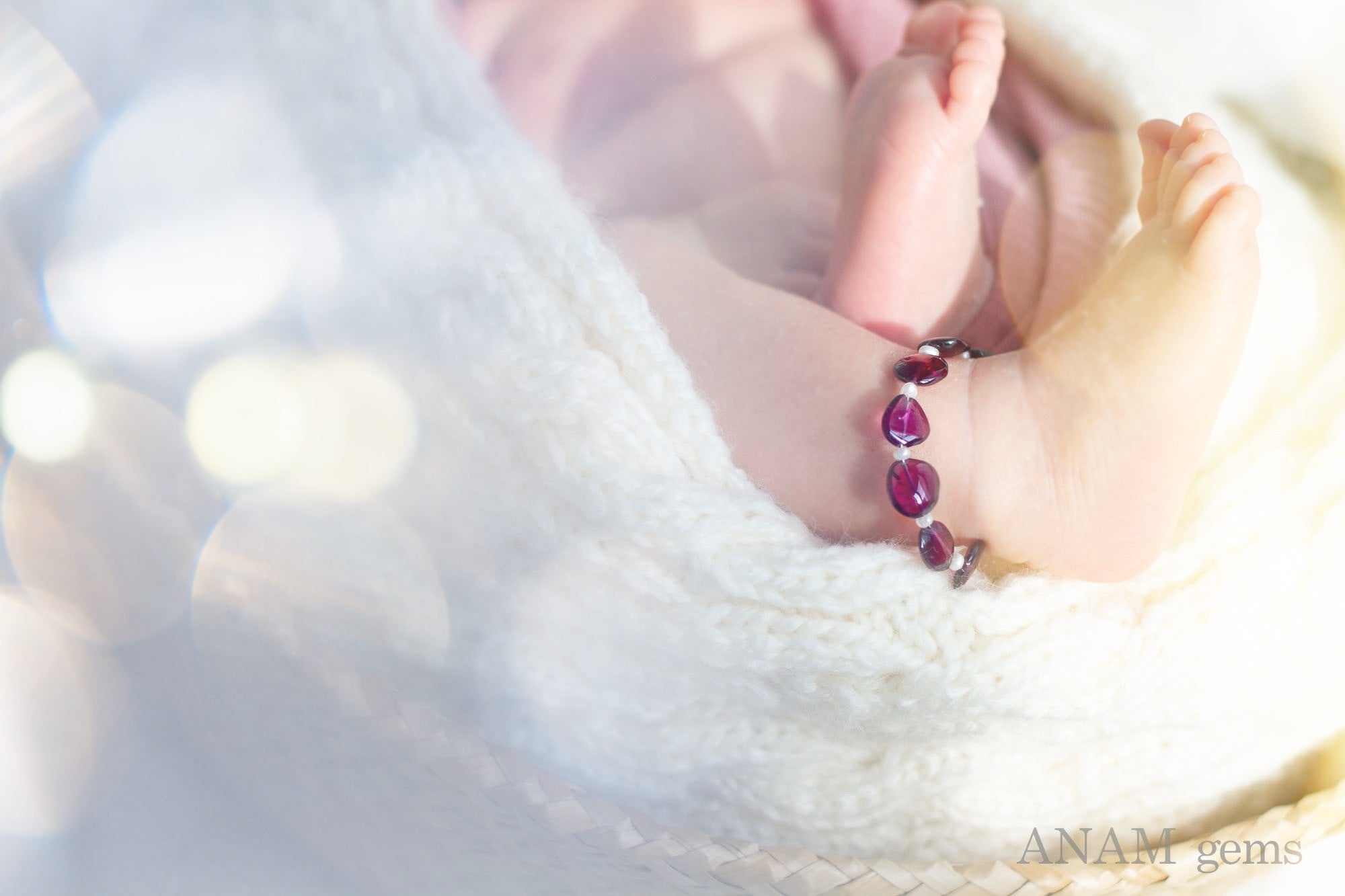 同じくベビージュエリーとニューボーンフォトイメージ