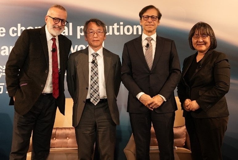 左から）チャールズ・ゴダード（エコノミスト・インパクト）、鈴木規之氏（国立環境研究所）、 リチャード・ダマニア氏（世界銀行）、高村ゆかり氏（東京大学）